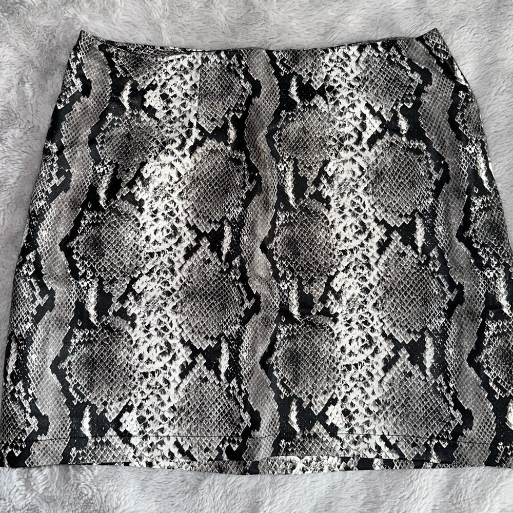 FOREVER 21 WOMEN SKIRT Size S